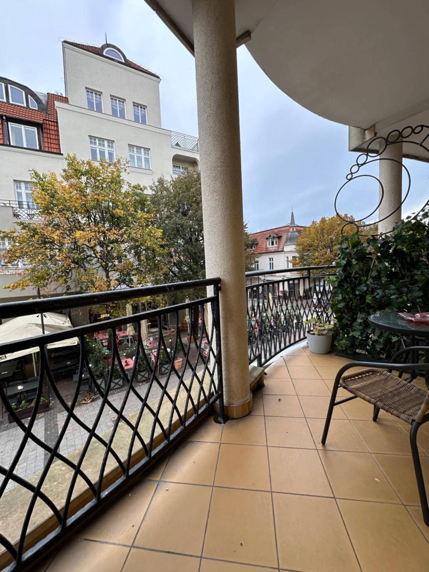 Azja, Sopot Monte Cassino, Balkon, Parking Exterior photo